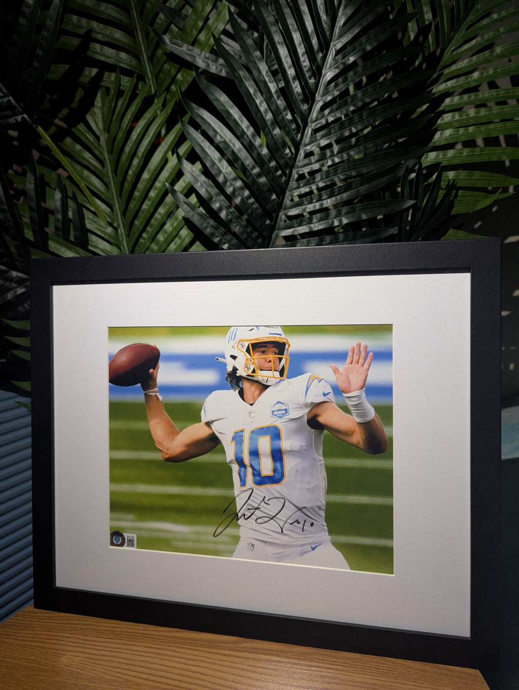 Signed Justin Herbert 8x10 (Beckett)