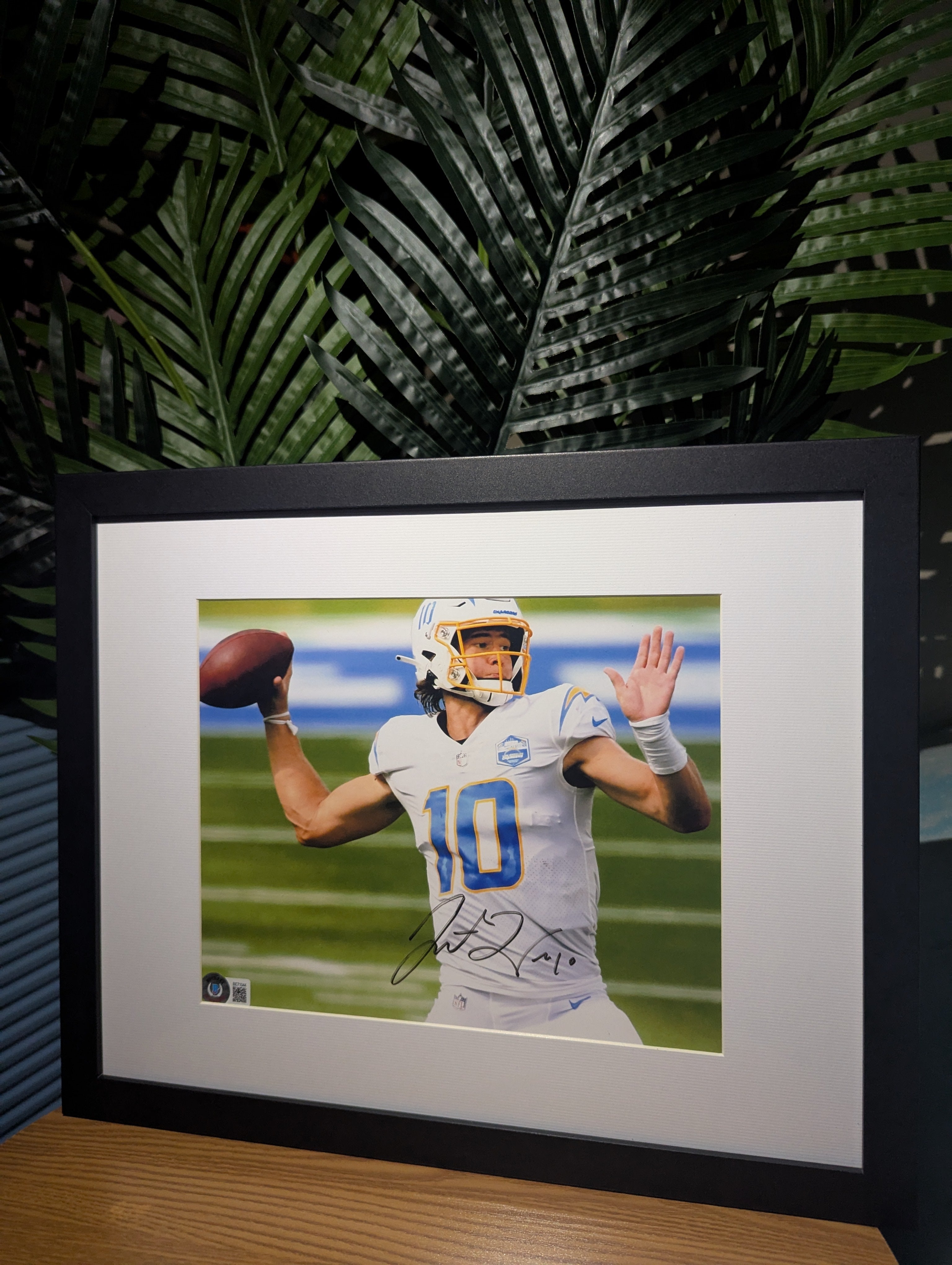 Justin Herbert - Signed 8x10 (Beckett)