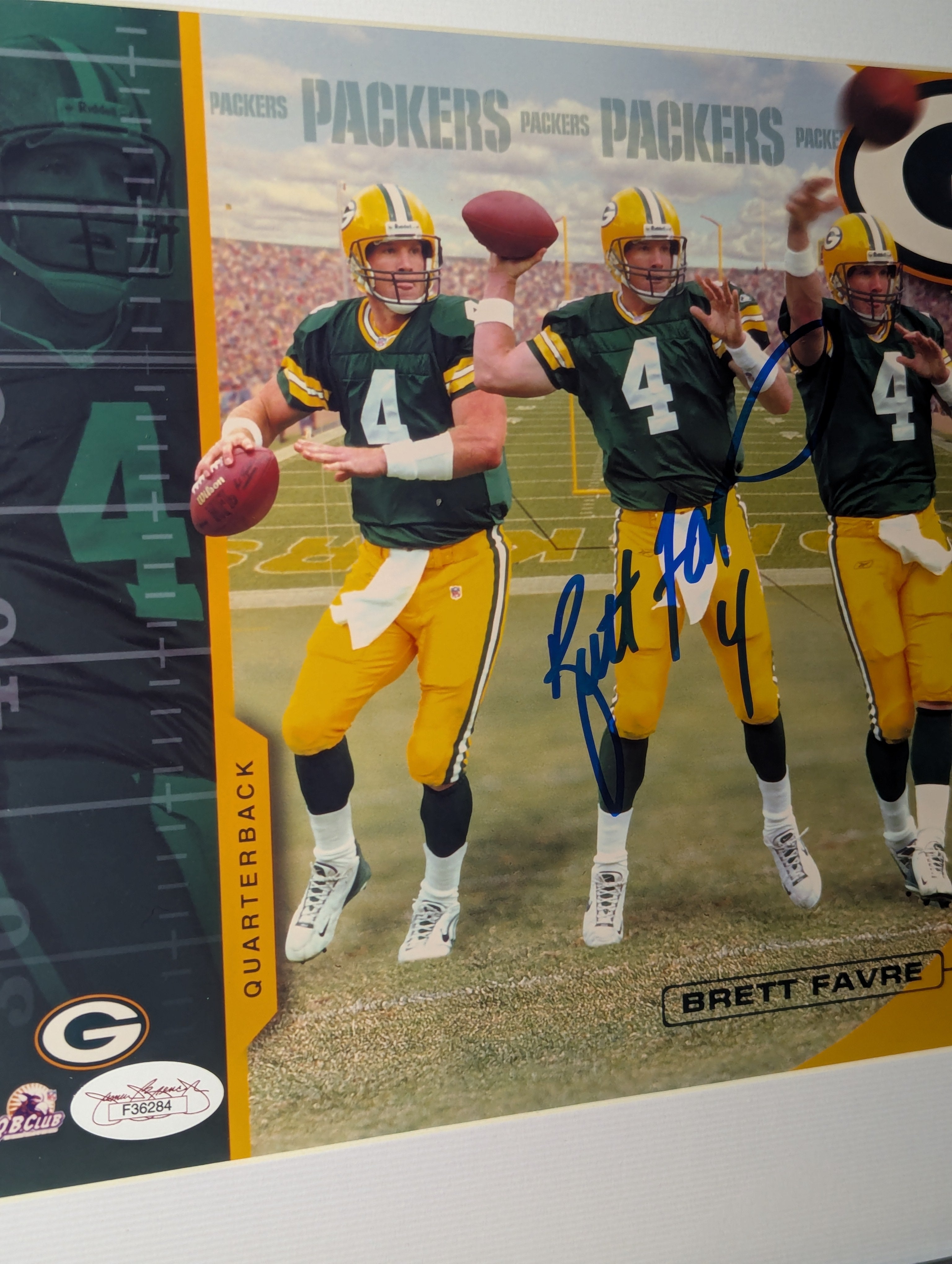 Brett Favre - Signed 8x10 (JSA)