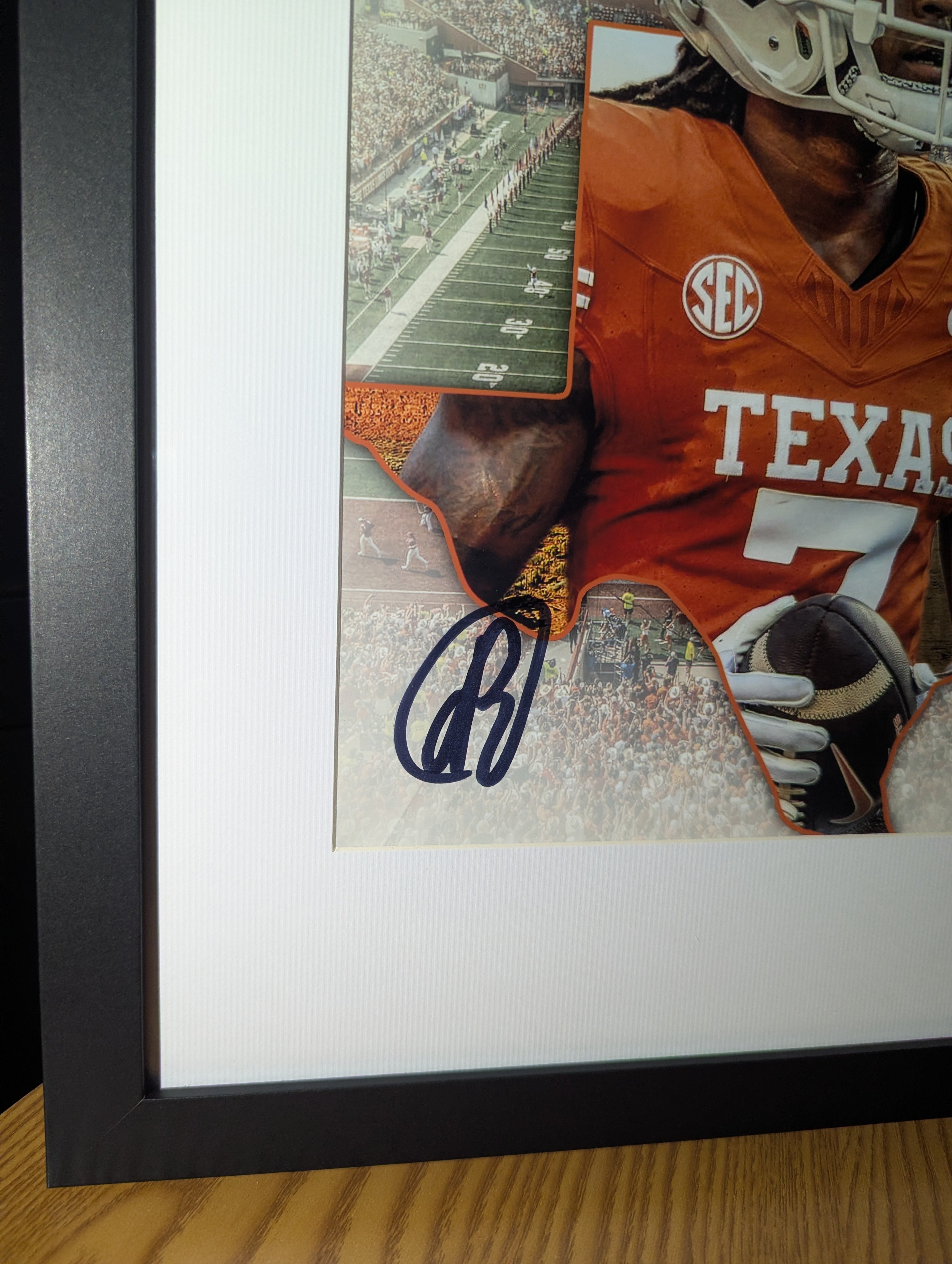 Signed Isaiah Bond 8x10 (Beckett)