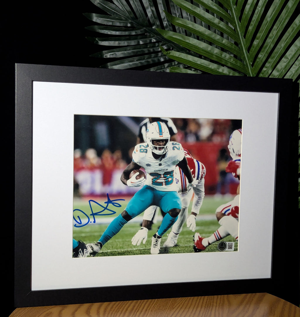 Signed De'Von Achane 8x10 (Beckett)