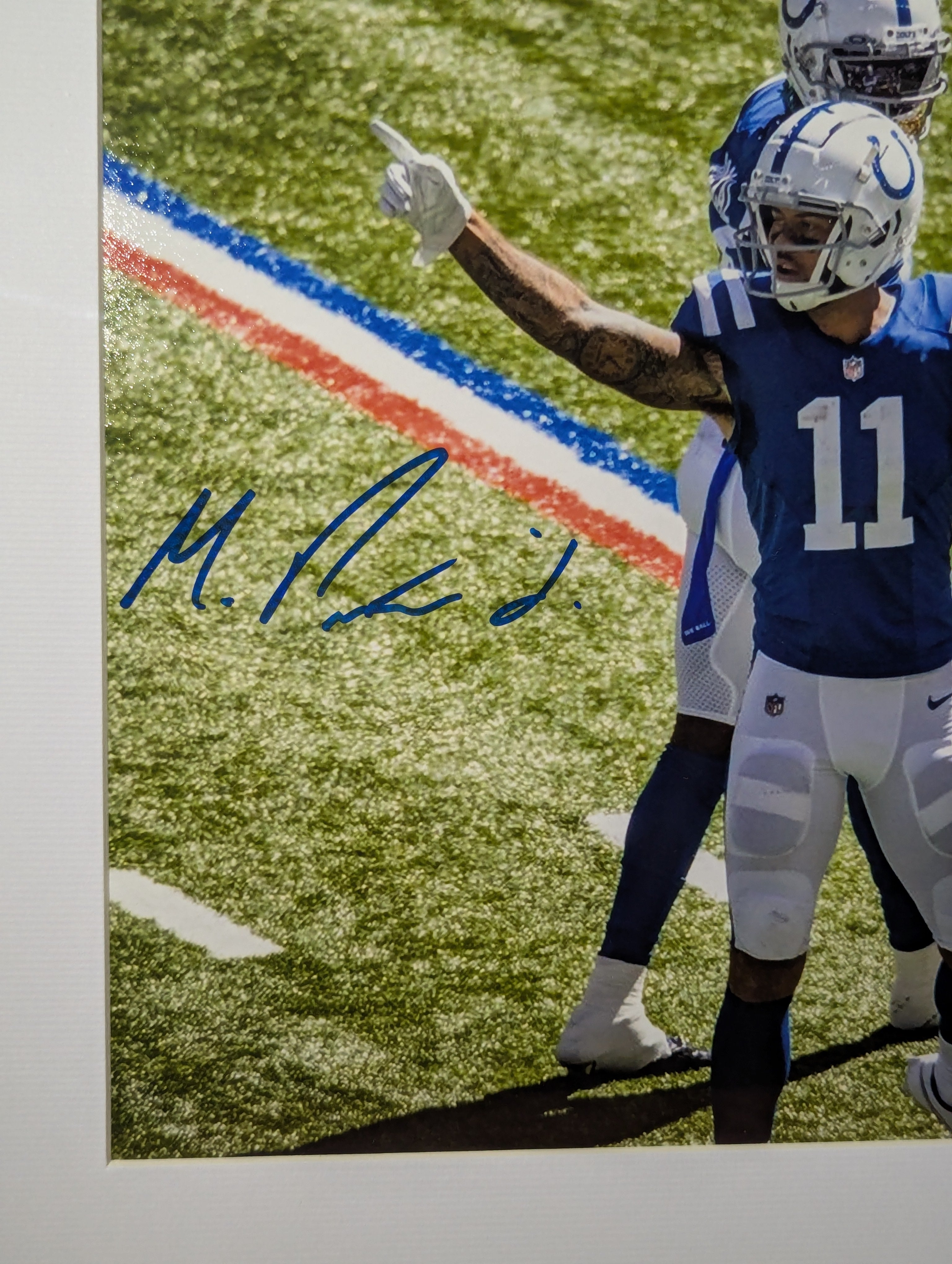 Signed Michael Pittman Jr 8x10 (Beckett)