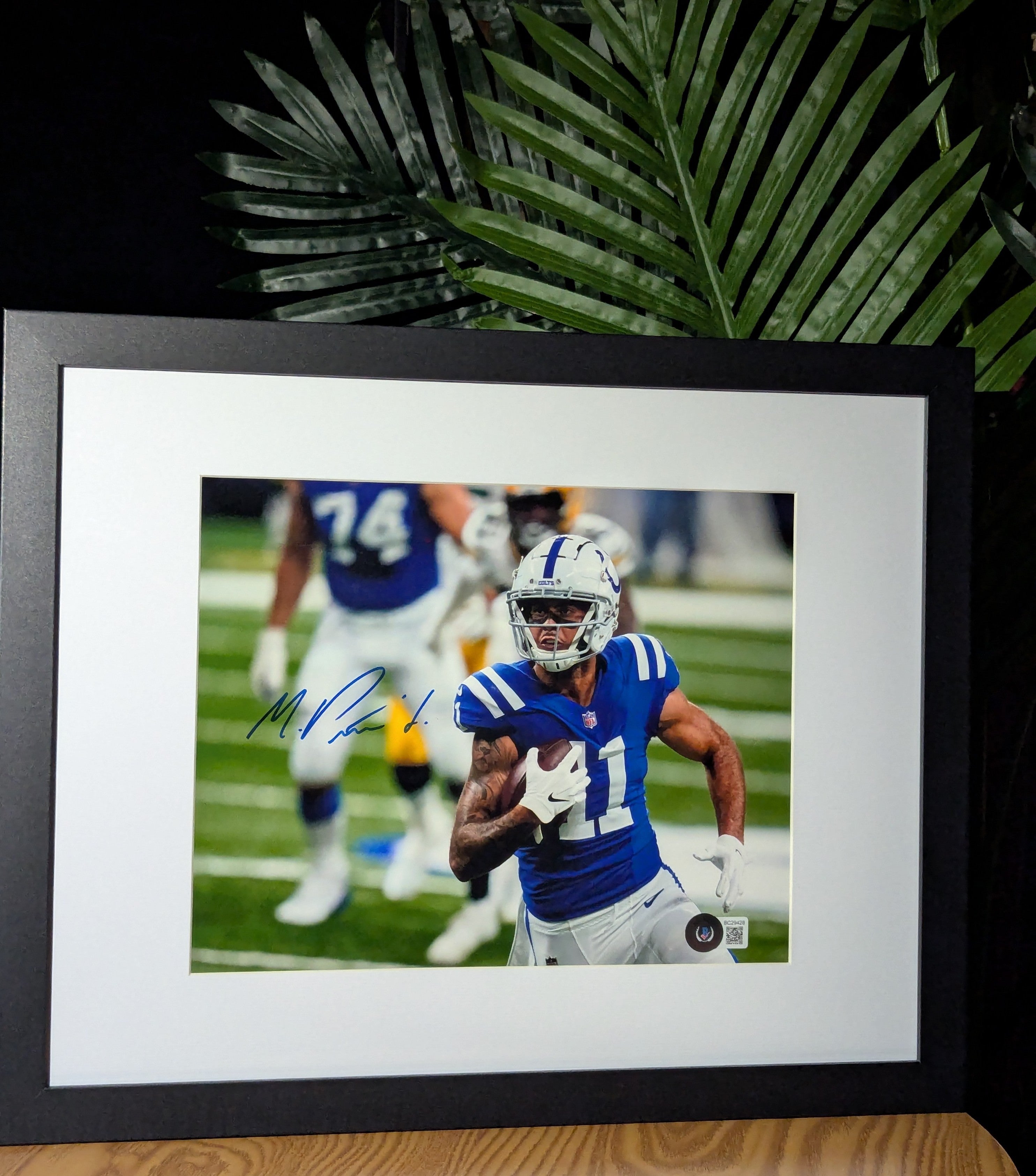 Signed Michael Pittman Jr 8x10 (Beckett)