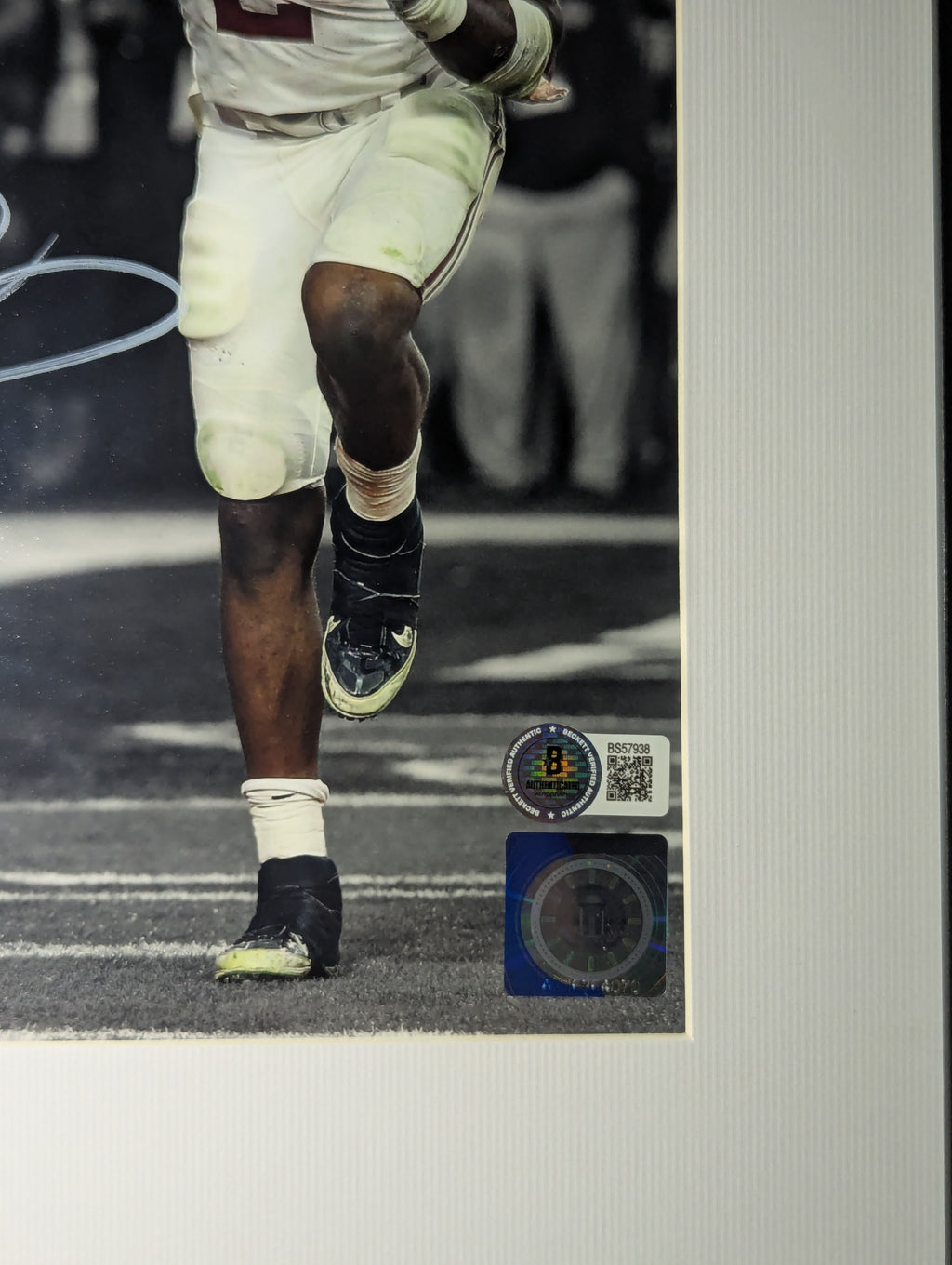 Signed Derrick Henry 8x10 (Beckett)