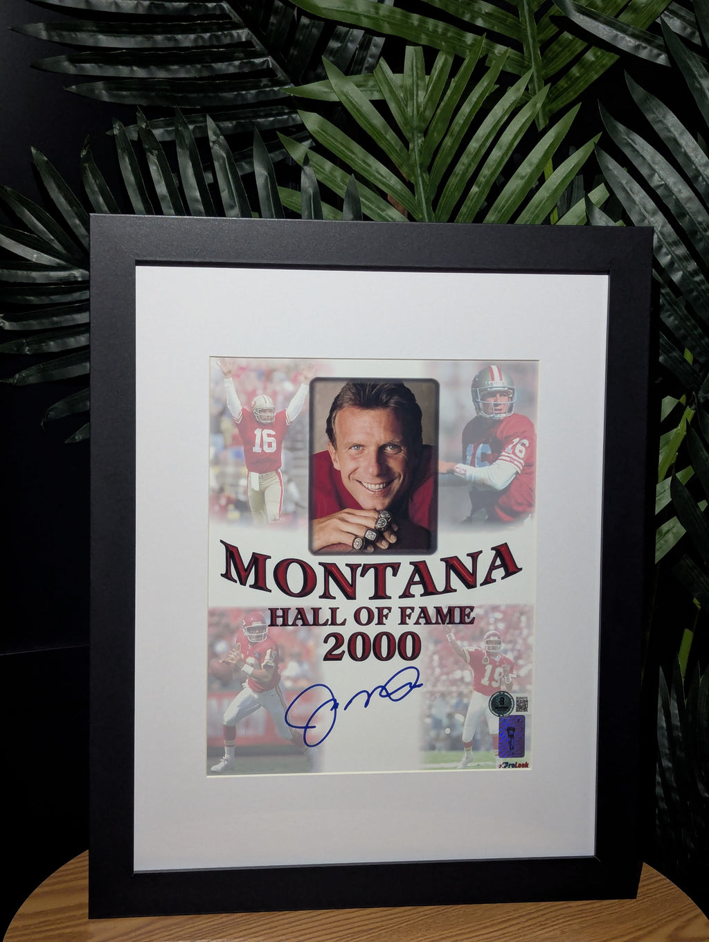Signed Joe Montana 8x10 (Beckett)
