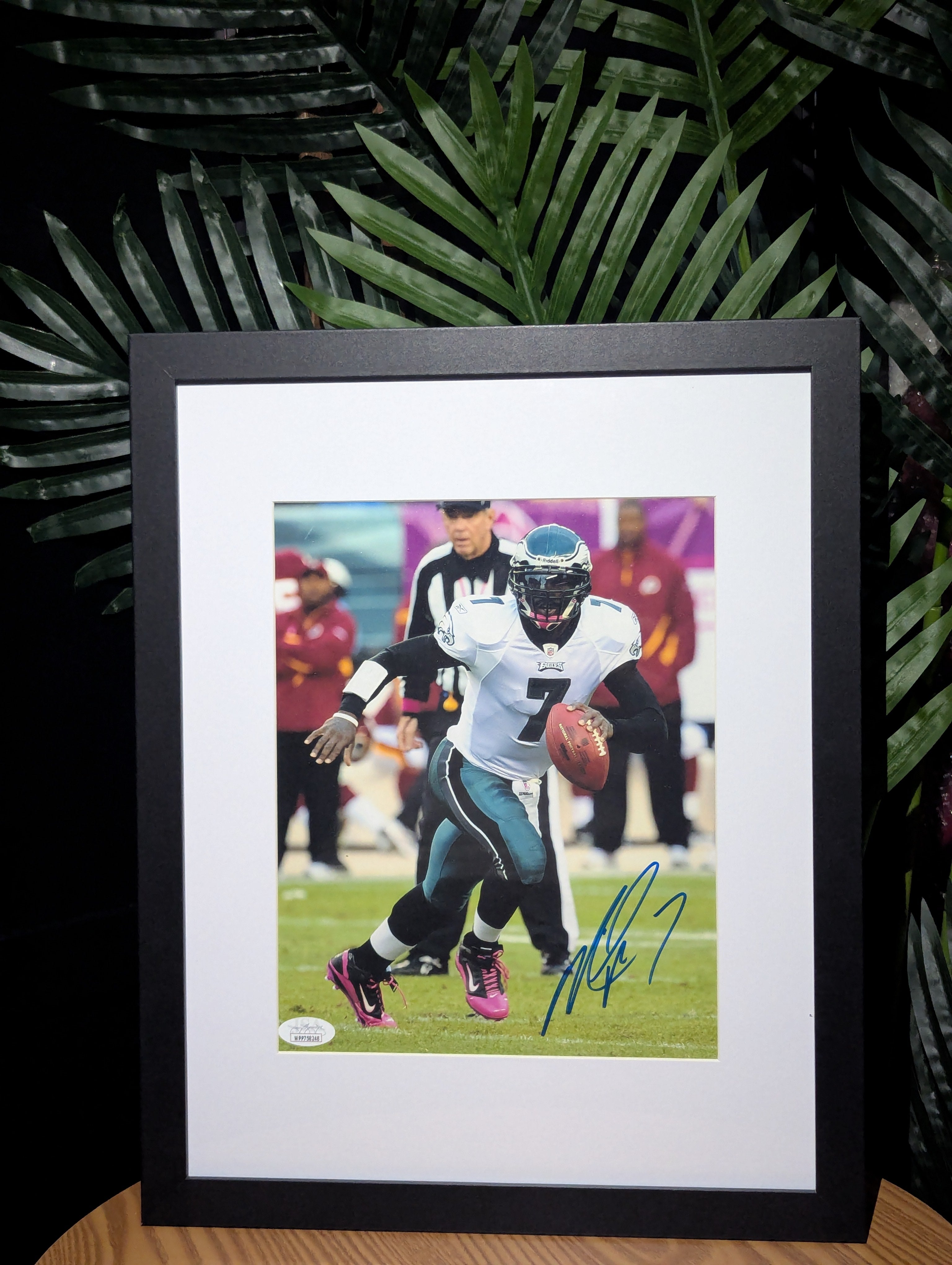 Signed Mike Vick 8x10 (JSA)