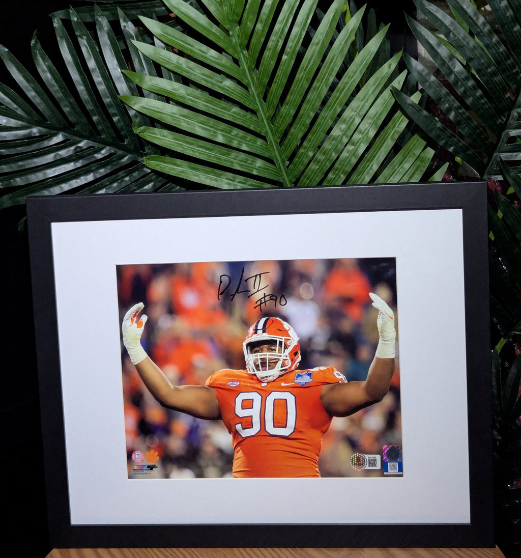 Signed Dexter Lawrence 8x10 (Beckett)