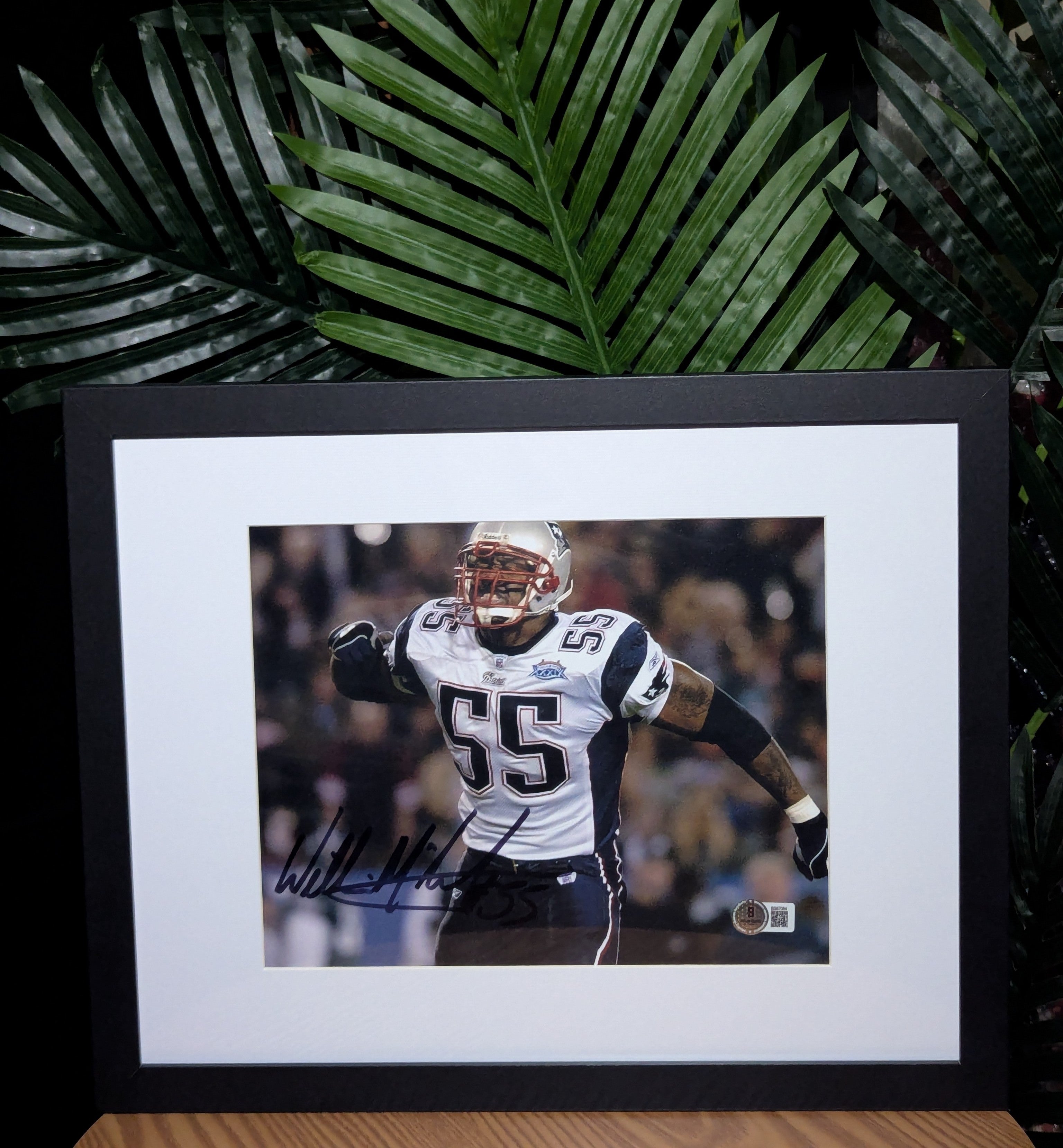 Signed Willie McGinest 8x10 (Beckett)