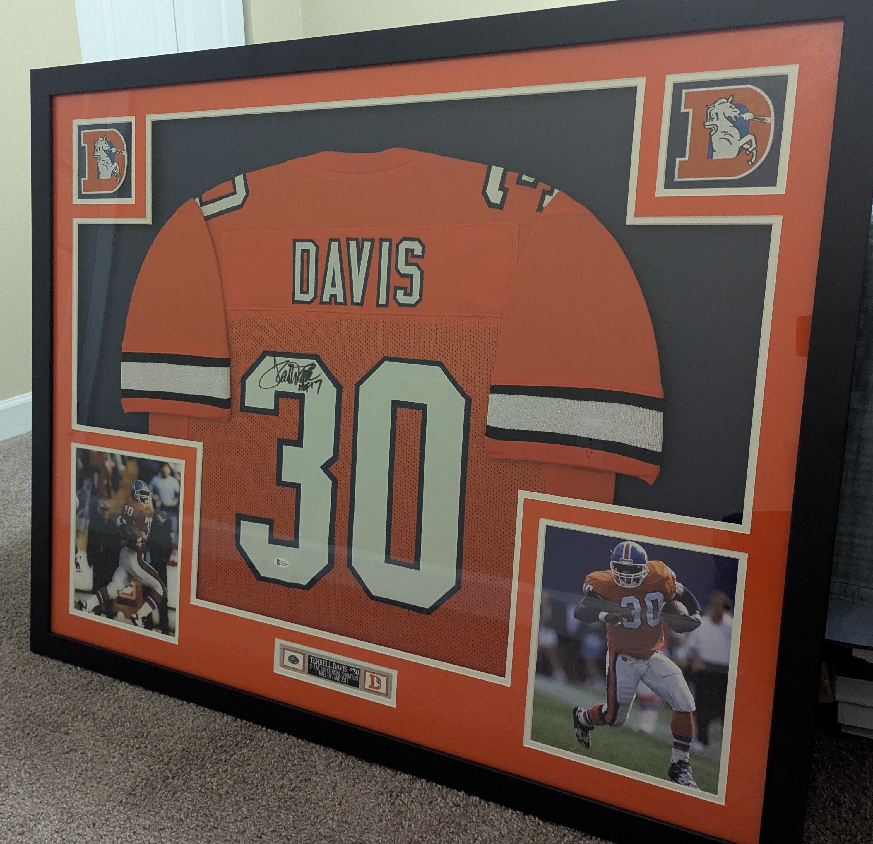 Terrell Davis - Signed Framed Jersey 43"x35", "HOF 17 Inscription" (Beckett)