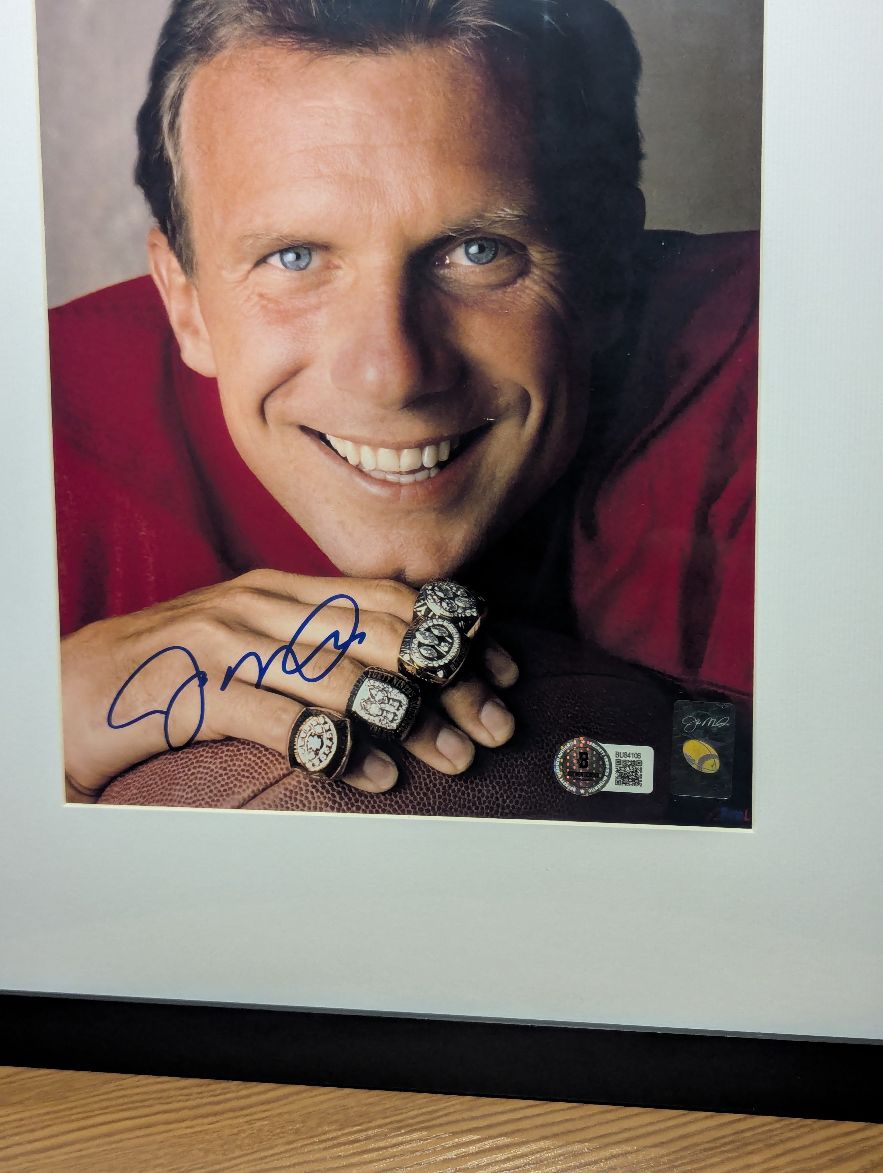 Signed Joe Montana 8x10 (Beckett)
