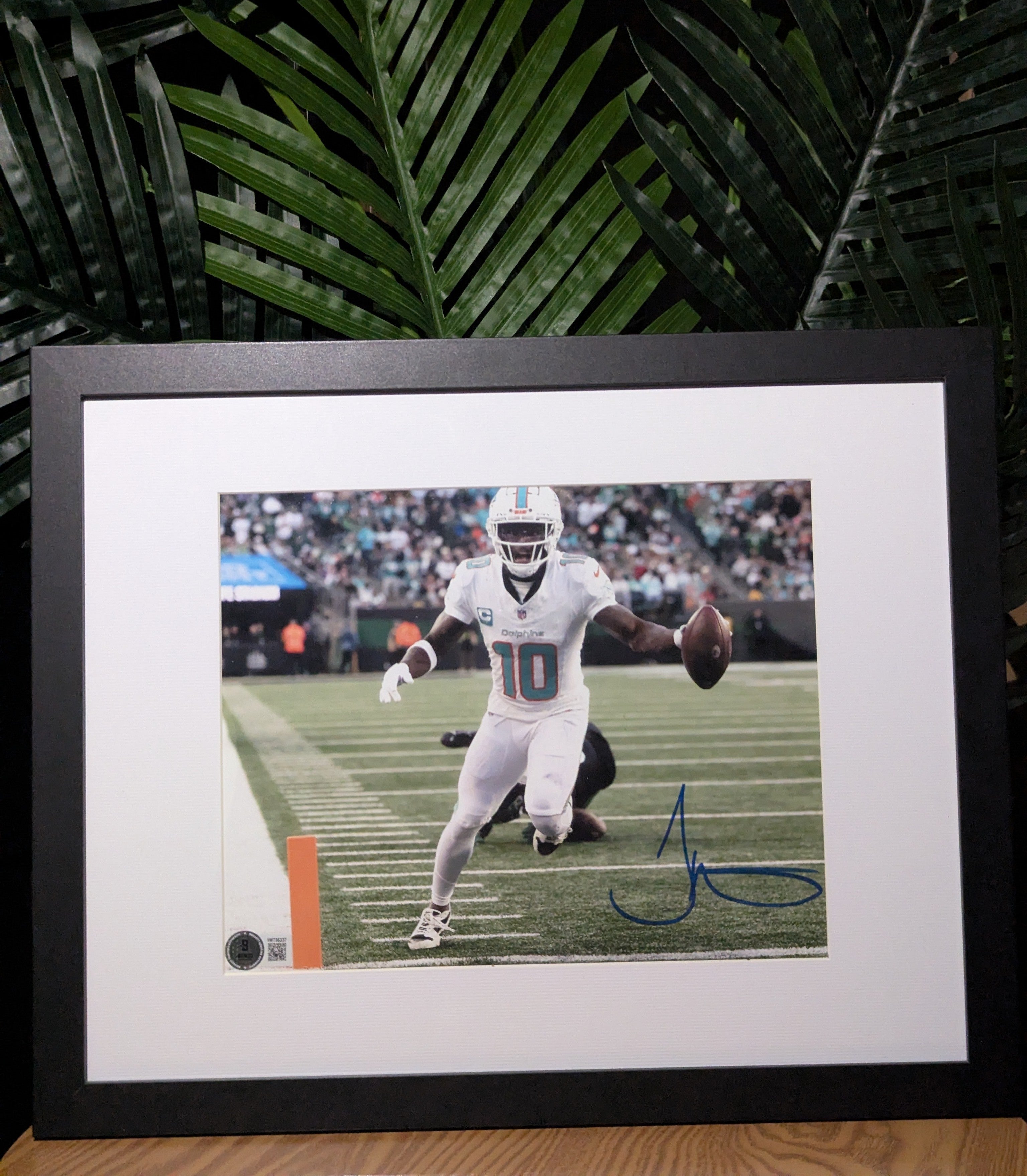 NFL トニー・ドーセット サイン入りフォト（プリント額装 アメフト レジェンド Signed Tyreek Hill 8x10 (Beckett) – First Down Frames