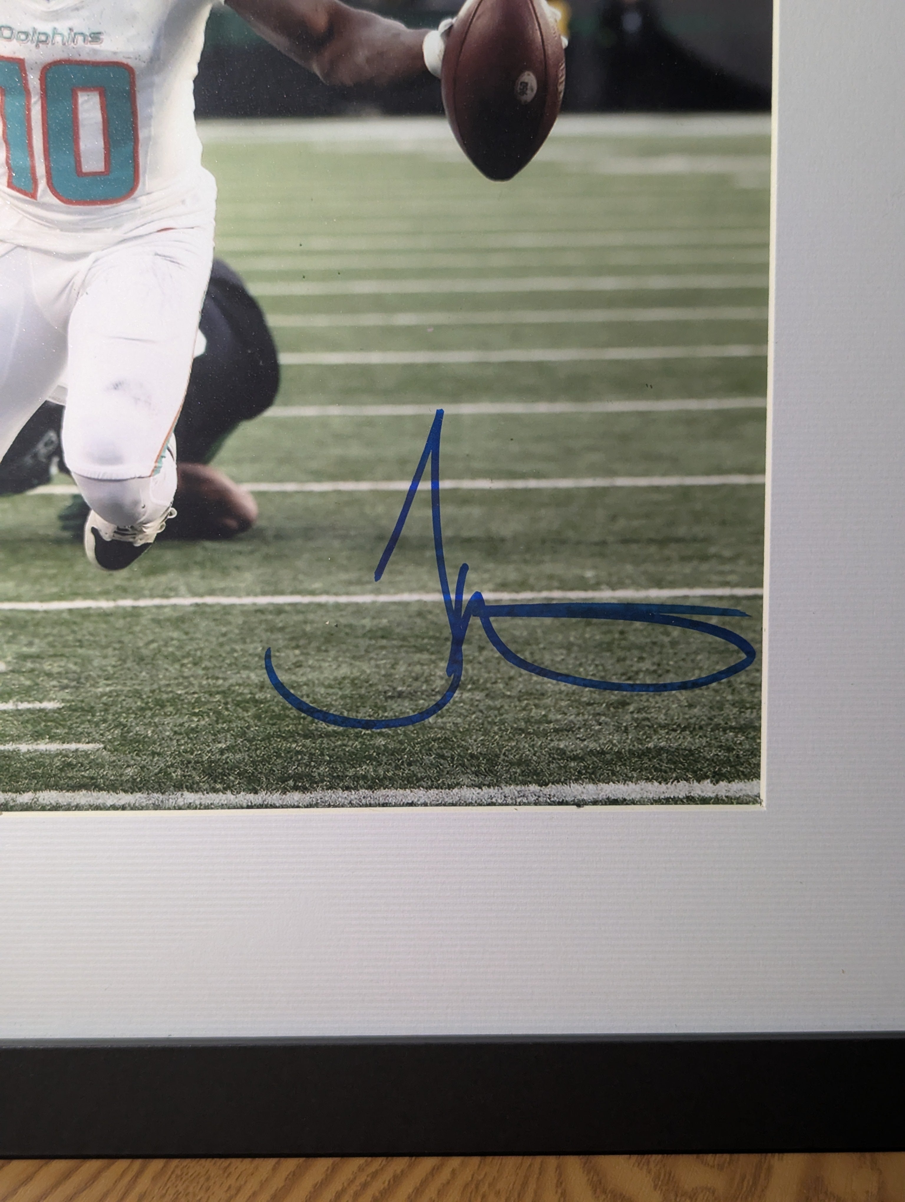 Signed Tyreek Hill 8x10 (Beckett)