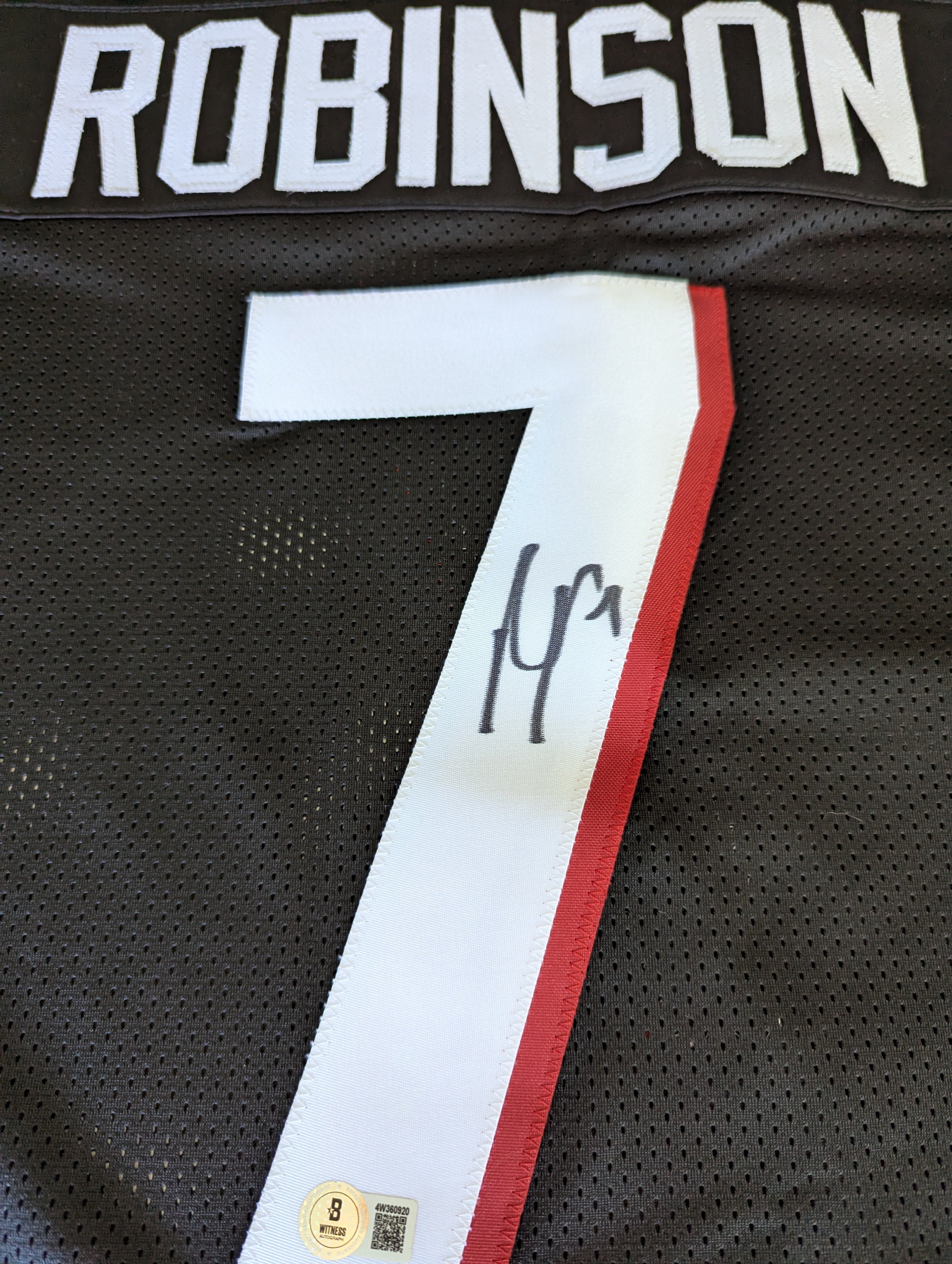 Signed Bijan Robinson Custom Jersey (Beckett)
