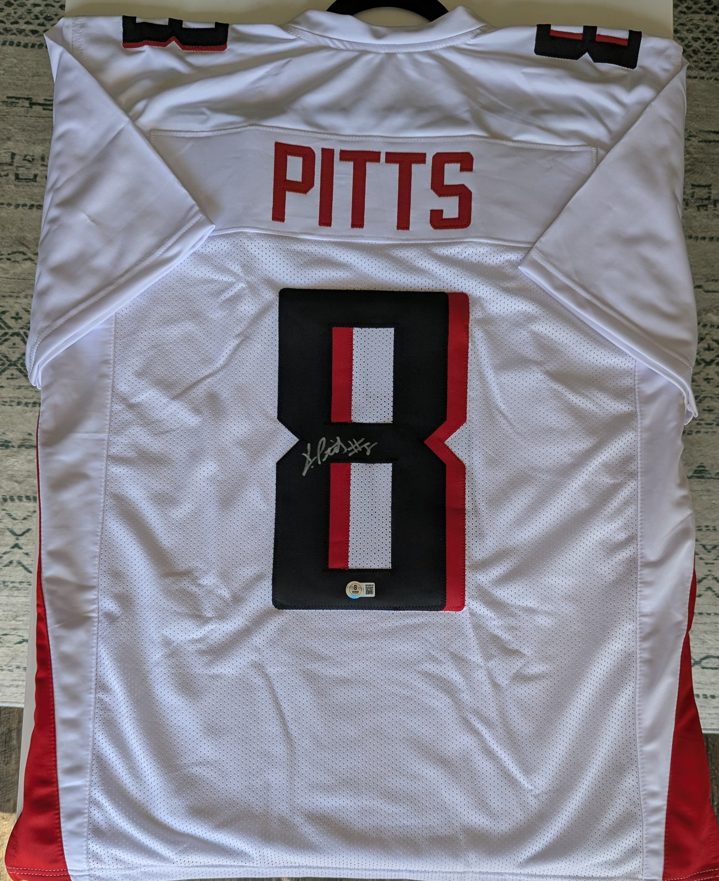 Signed Kyle Pitts Custom Jersey (Beckett)