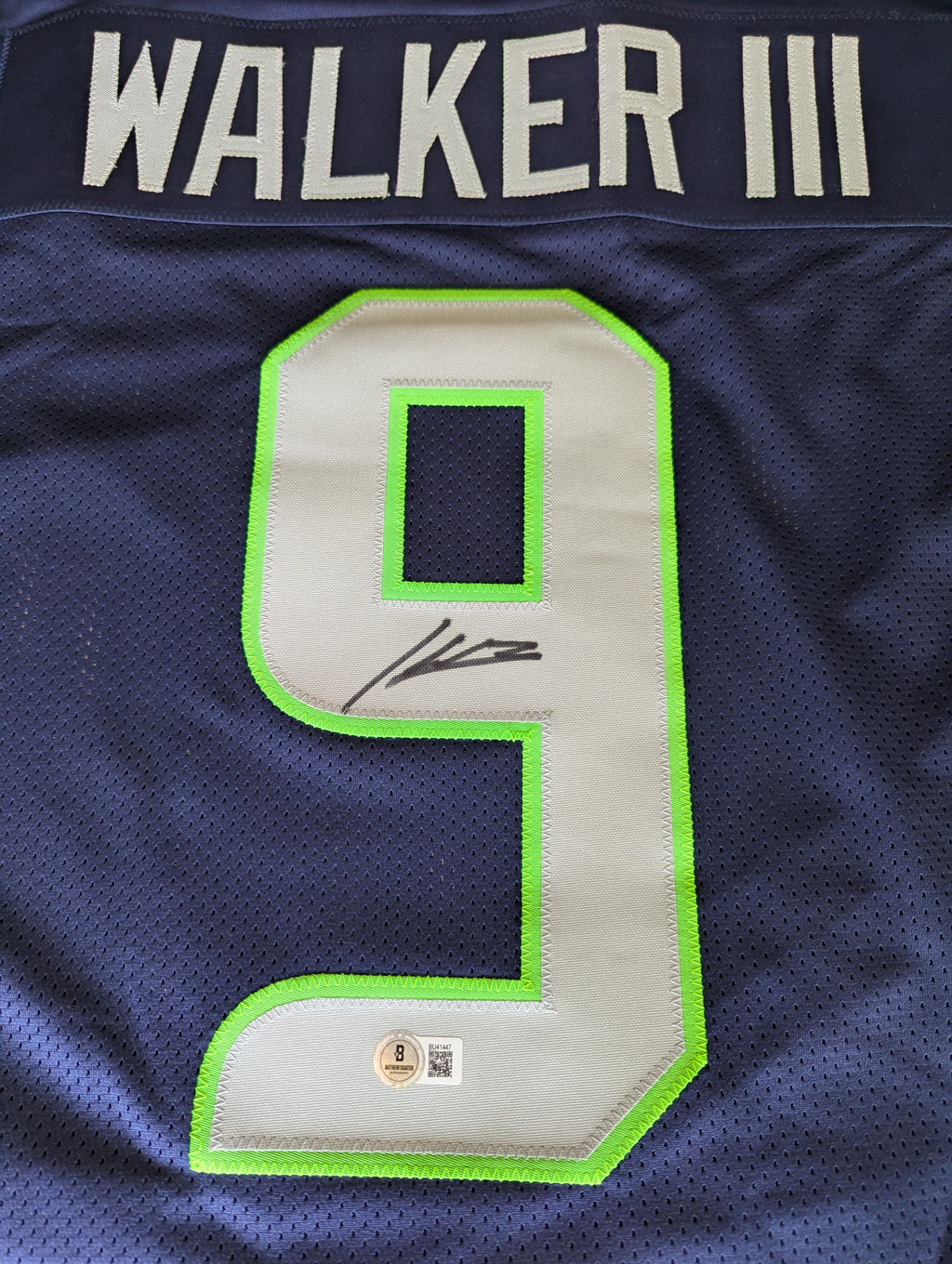 Signed Kenneth Walker III Custom Jersey (Beckett)