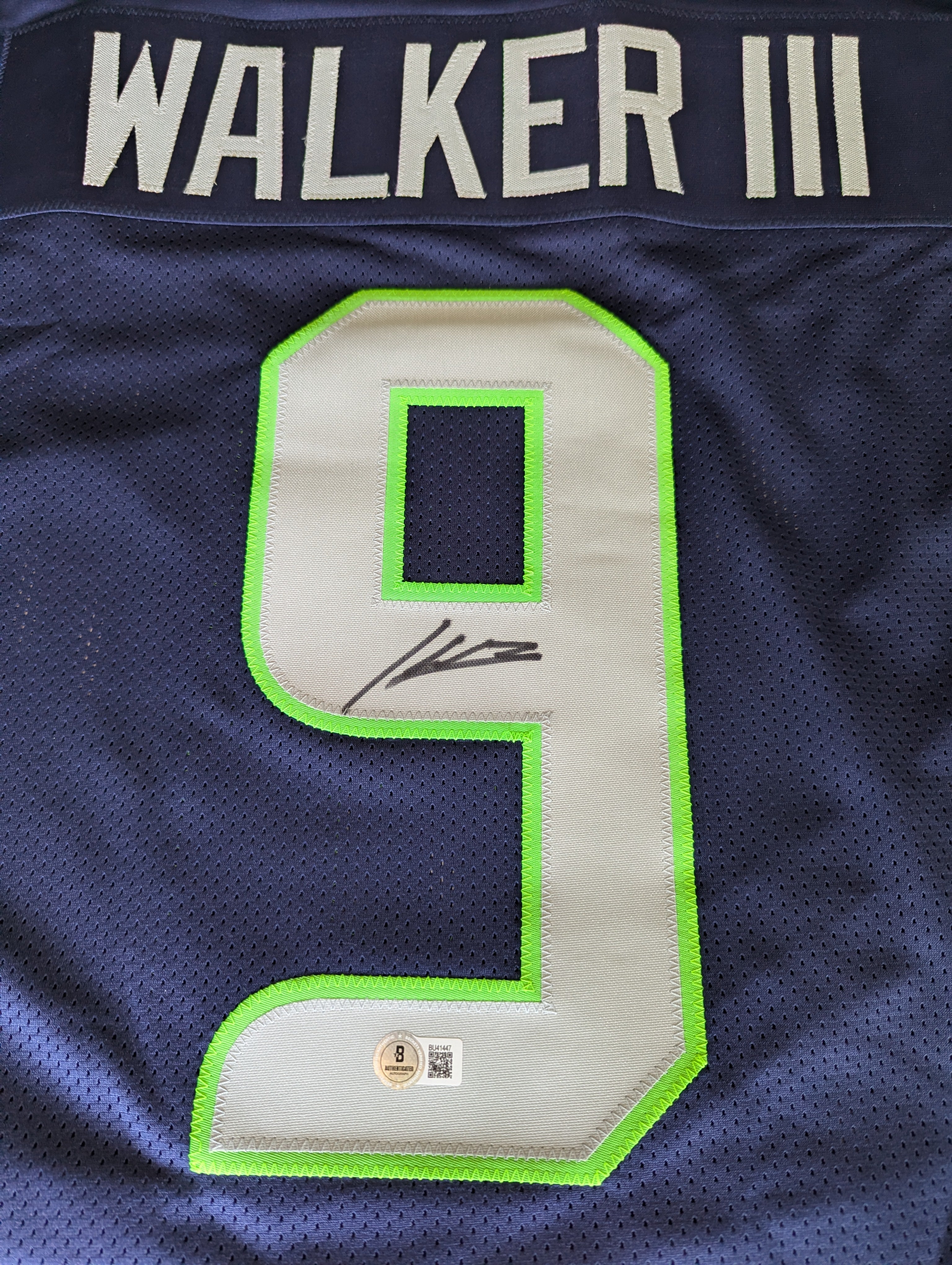 Signed Kenneth Walker III Custom Jersey (Beckett)