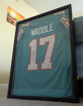 Framed Signed Jaylen Waddle Custom Jersey (Beckett)