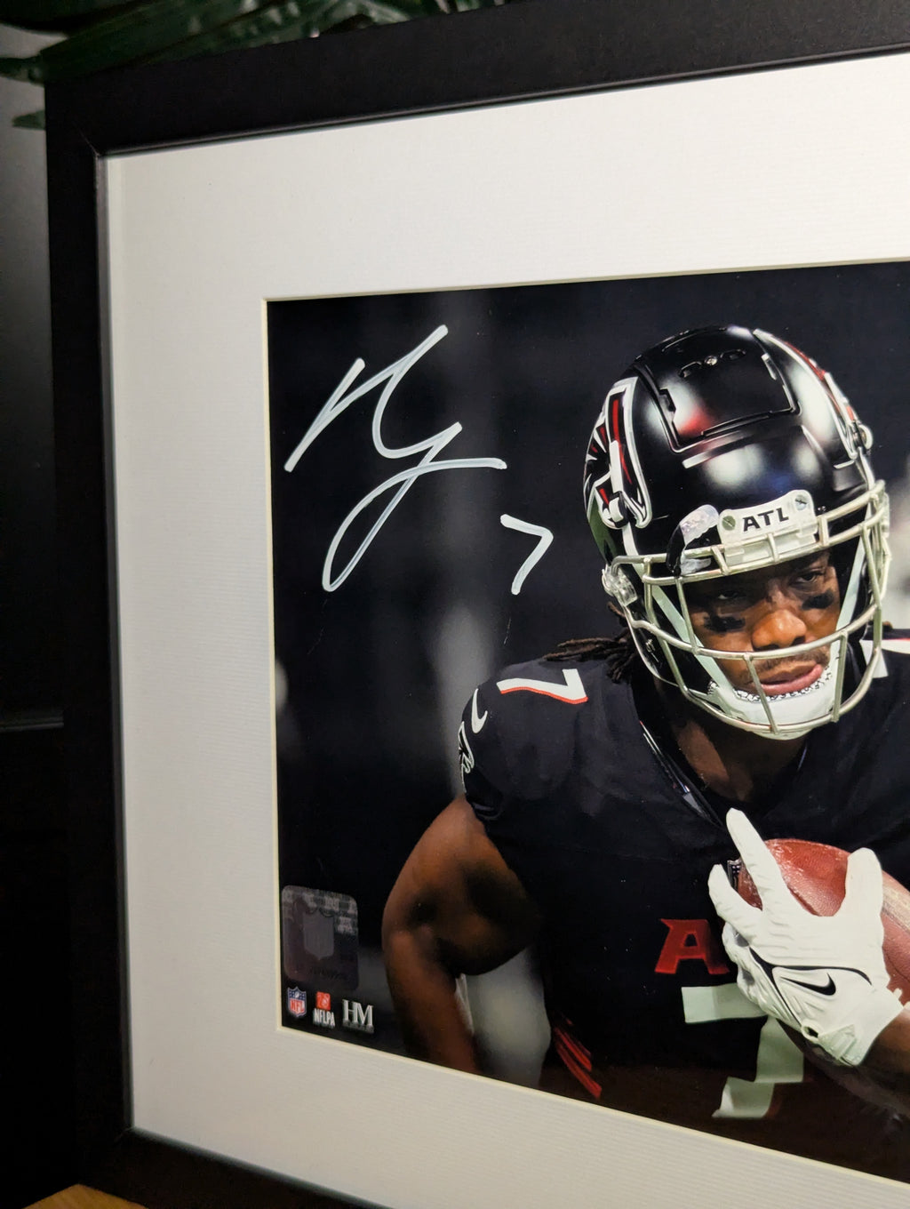 Signed Bijan Robinson 8x10 (Beckett)